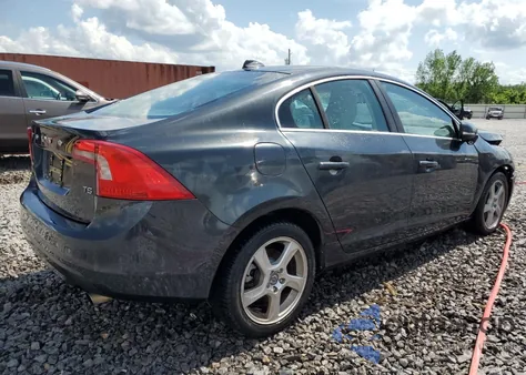 2012 Volvo S60 T5 z USA, uszkodzony, nr VIN YV1622FS8C2036191